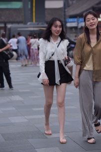 【精选街拍】Vol.3310 黑色短裤美腿凉高 [88P-1.63GB]