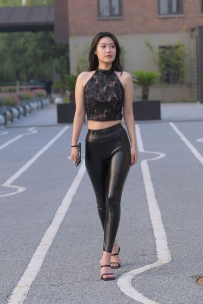 【精选街拍】Vol.1924 一只麋鹿摄影作品 - 皮裤-晨曦 [807P-2.00GB]