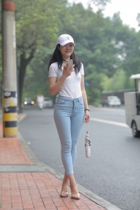 【精选街拍】Vol.2164 蓝色牛仔裤美女 [145P+1V-2.22GB]