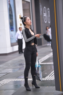 【精选街拍】Vol.2995 飒爽短靴牛仔裤 [33P-853MB]