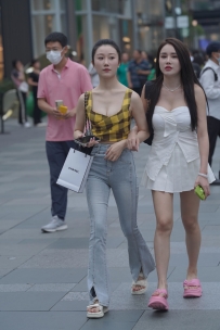 【精选街拍】Vol.2602 百搭喇叭牛仔裤 [83P-946MB]