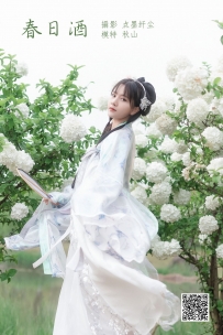 【YiTuYu-艺图语】2022.03.02 春日酒 - 秋山AkI [22P-480MB]