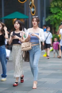 【精选街拍】Vol.3097 牛仔裤百搭显身材 [30P-265MB]