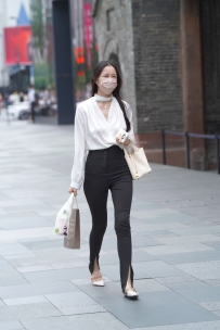 【精选街拍】Vol.2978 通勤黑白搭配 [68P+1V-673MB]