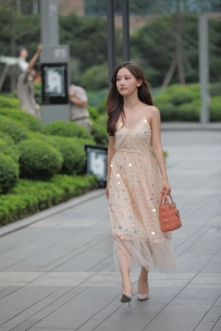 【精选街拍】Vol.0150 长裙美女 [54P++1V-603MB]