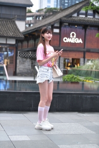 【精选街拍】Vol.2726 青春可爱粉色系 [211P+1V-6.31GB]