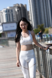 【精选街拍】Vol.0056 白色紧身运动裤模拍美女 [187P-2.80GB]