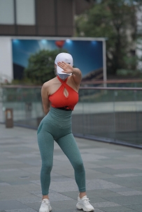 【精选街拍】Vol.2591 绿色紧身裤翘臀美胸 [46P+1V-827MB]