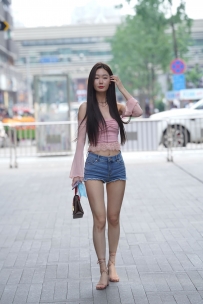 【精选街拍】Vol.2404 牛仔热裤美腿 [198P+1V-2.52GB]