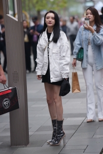 【精选街拍】Vol.2525 微凉 [107P-2.11GB]