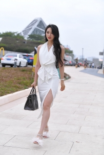 【精选街拍】Vol.2102 白色衬衫裙 [81P-2.17GB]