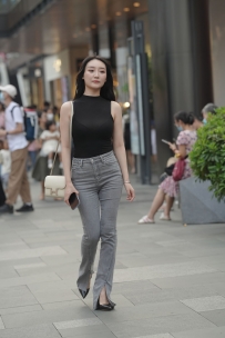 【精选街拍】Vol.2570 性感牛仔裤女友 [88P-1.26GB]